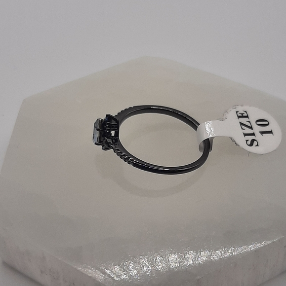 R1019 Black Marquise Ring Plated - Fragrant Jewels - Picture 4 of 7